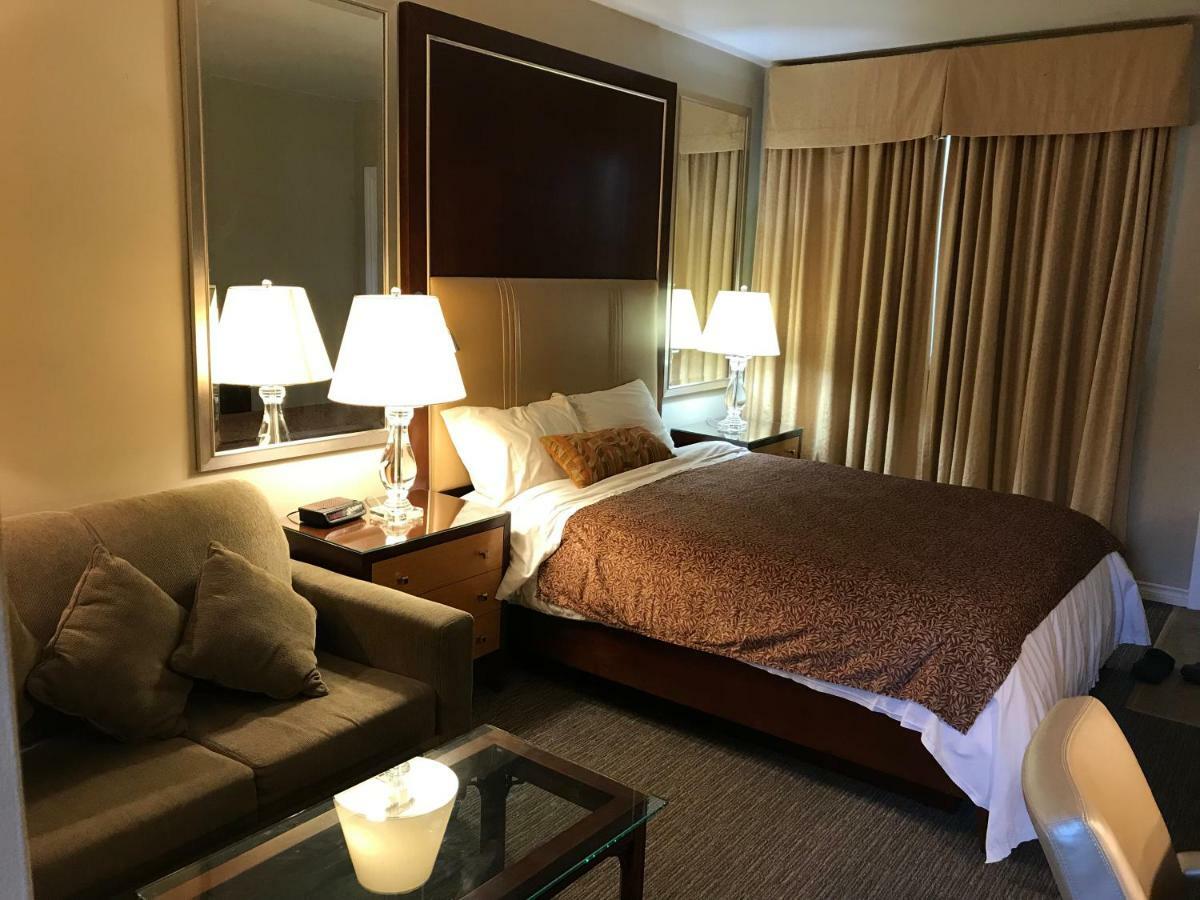 Cardinal Court Motel เซนต์ธอมัส ภายนอก รูปภาพ